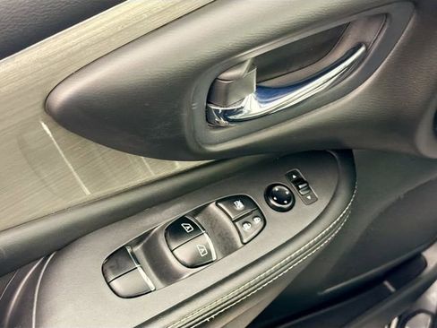 Used 2016 Nissan Murano S image 18