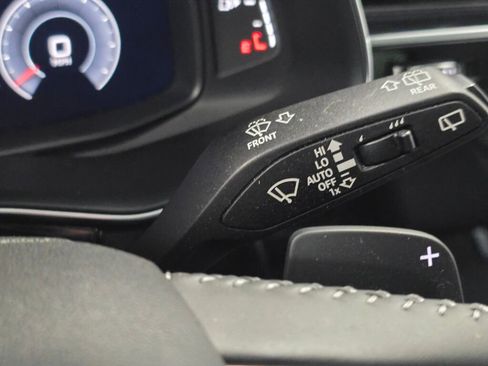 Used 2020 Audi Q8 Prestige image 39