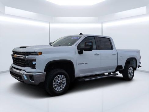 Used 2025 Chevrolet Silverado 2500 LT w/ Convenience Package AWD/4WD image 7