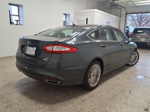 Used 2016 Ford Fusion SE w/ Equipment Group 202A image 4