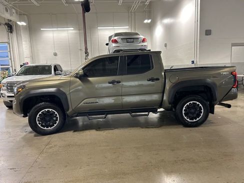 Used 2024 Toyota Tacoma TRD Off-Road AWD/4WD image 7