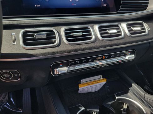 New 2026 Mercedes-Benz GLS 450 4MATIC image 32