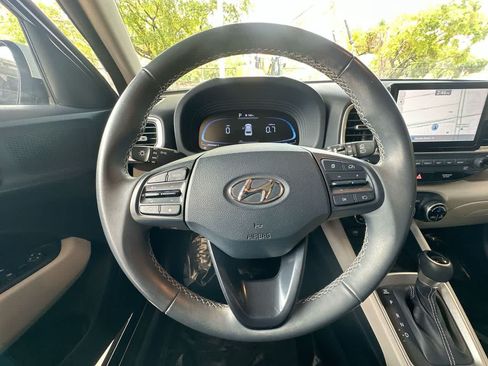 Used 2023 Hyundai Venue Limited w/ Cargo Package FWD image 15