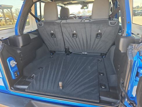 Used 2024 Jeep Wrangler Sport S image 31