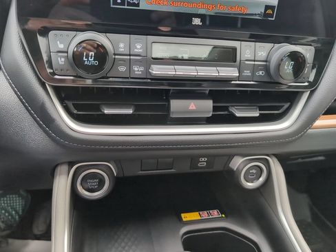 Used 2024 Toyota Grand Highlander AWD image 27
