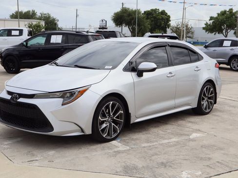 Used 2020 Toyota Corolla LE FWD image 5