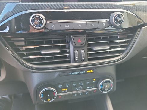 Used 2025 Ford Escape ST-Line w/ Cold Weather Package FWD image 17