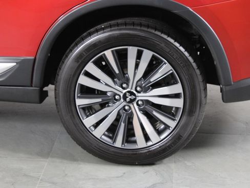Used 2019 Mitsubishi Outlander ES AWD/4WD image 14