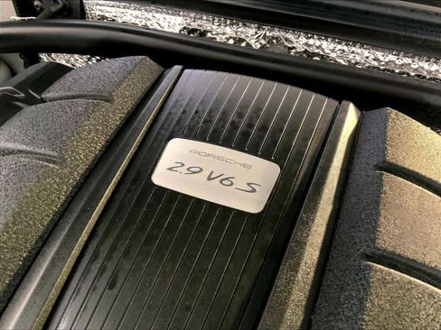 Certified 2022 Porsche Macan S image 33