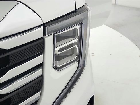 Used 2025 GMC Sierra 1500 SLT image 16