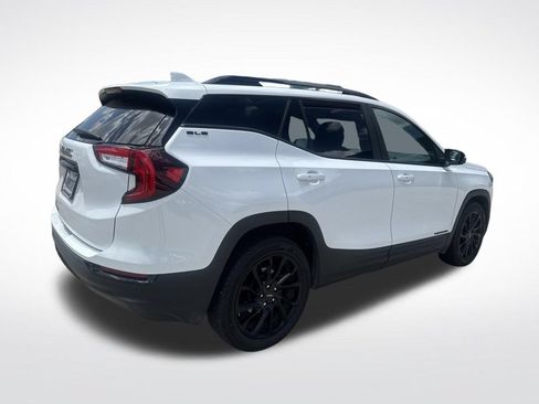 Used 2024 GMC Terrain SLE w/ Driver Convenience Package FWD image 6