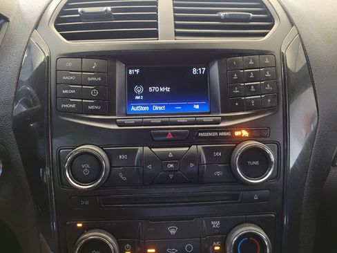 Used 2017 Ford Explorer XLT AWD/4WD image 25