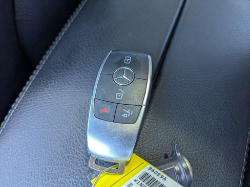 Used 2022 Mercedes-Benz GLC 300 image 27