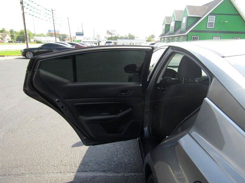 Used 2023 Nissan Altima 2.5 SV FWD image 18