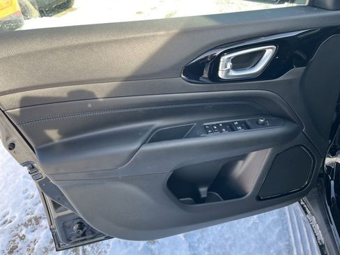 New 2026 Jeep Compass Limited image 18