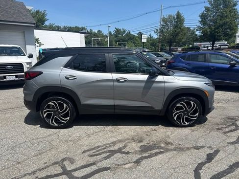 Used 2024 Chevrolet TrailBlazer RS w/ Convenience Package AWD/4WD image 2
