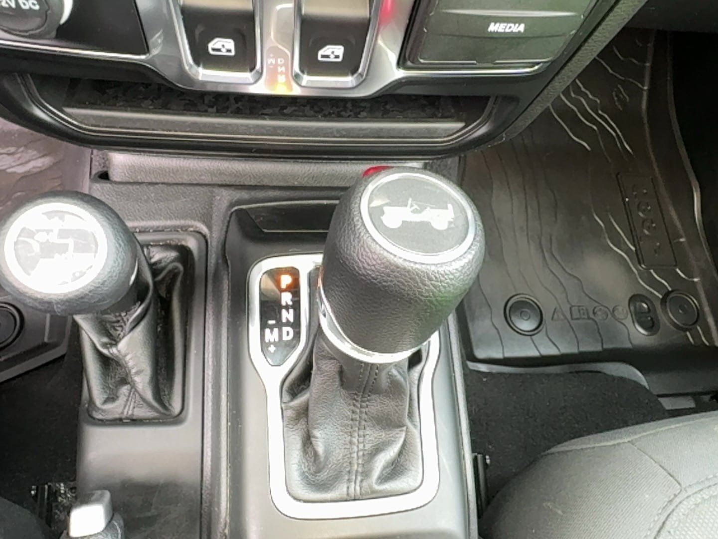 Used 2022 Jeep Wrangler Sport AWD/4WD image 27