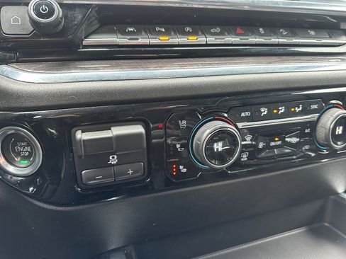 Used 2024 Chevrolet Silverado 1500 LTZ image 24