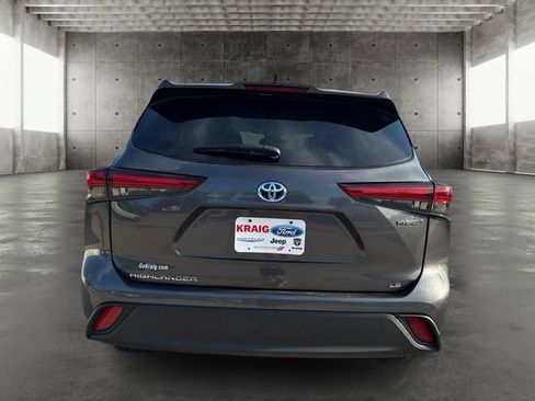 Used 2023 Toyota Highlander LE AWD/4WD image 6