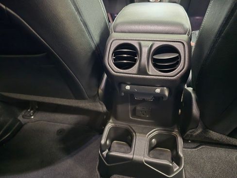 Used 2021 Jeep Wrangler Unlimited Sahara AWD/4WD image 36