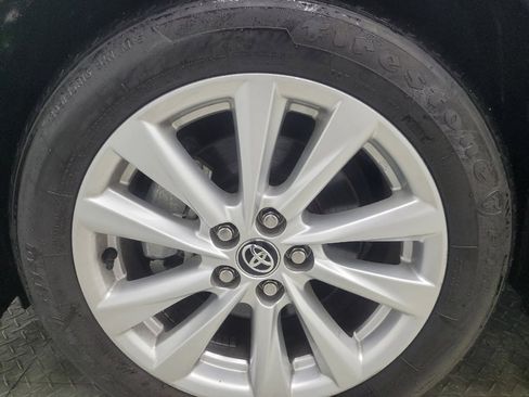 Used 2024 Toyota Corolla LE w/ LE Convenience Package FWD image 31