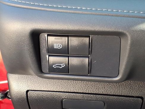 Used 2021 Toyota Highlander XSE image 17