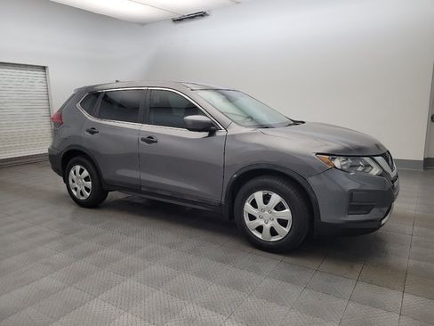 Used 2020 Nissan Rogue S FWD image 11