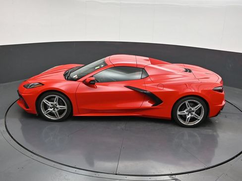 Used 2024 Chevrolet Corvette Stingray Convertible w/ Z51 Performance Package RWD image 17