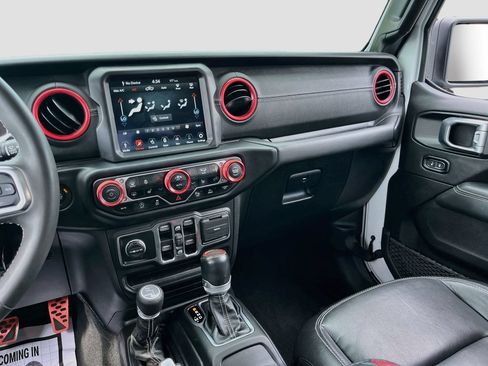 Used 2023 Jeep Gladiator Overland w/ LED Lighting Group AWD/4WD image 24