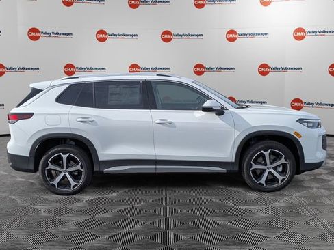 New 2026 Volkswagen Tiguan SE image 4