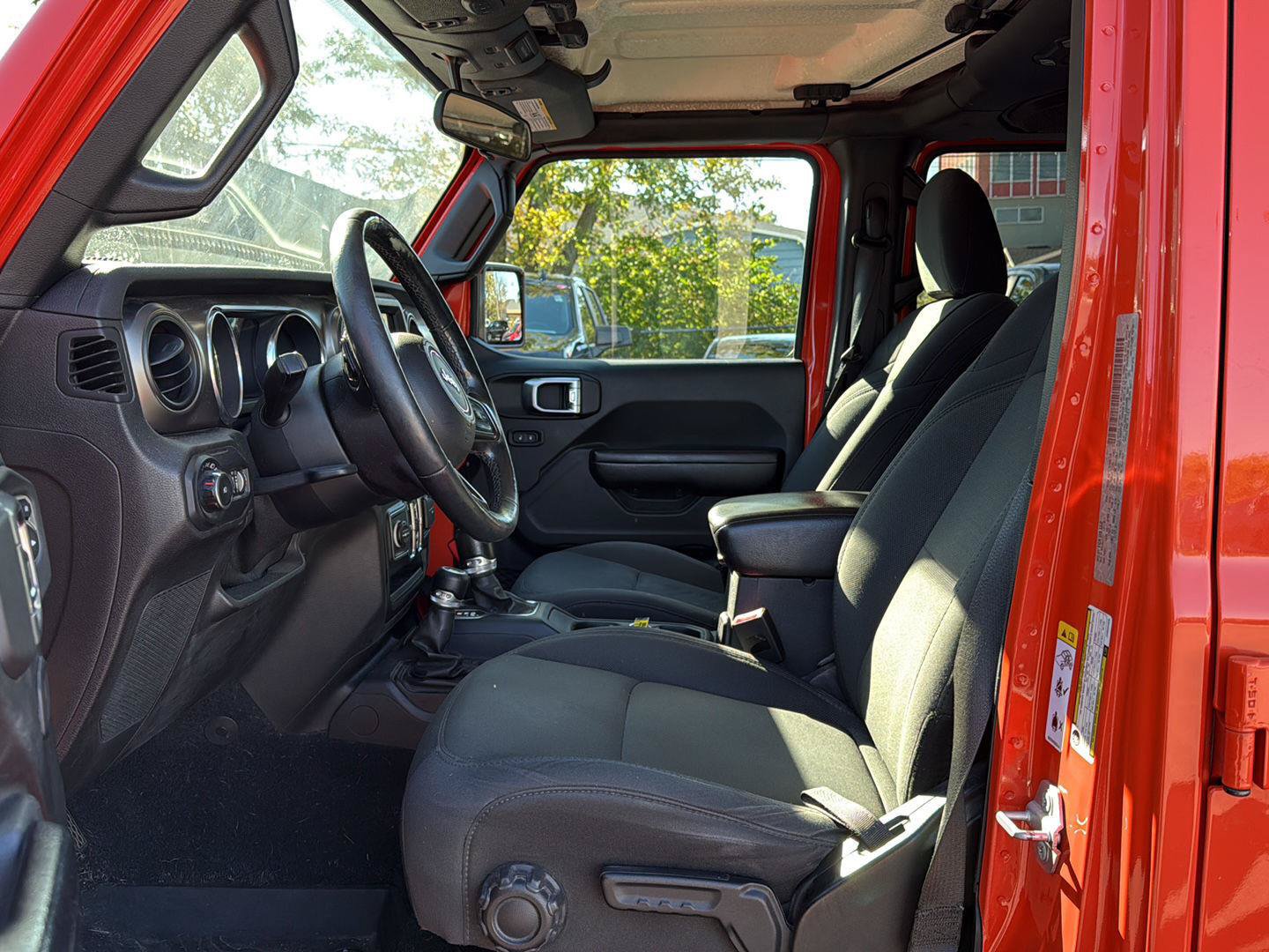 Used 2018 Jeep Wrangler Unlimited Sport S AWD/4WD image 9
