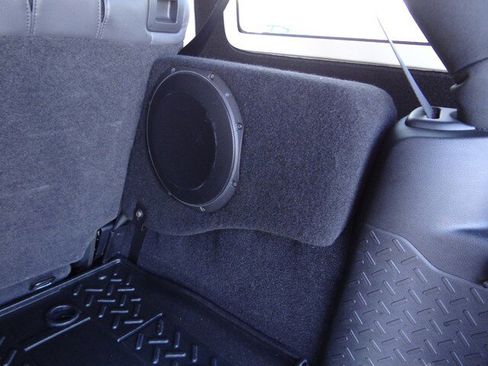 Used 2015 Jeep Wrangler Unlimited Rubicon w/ Connectivity Group image 33