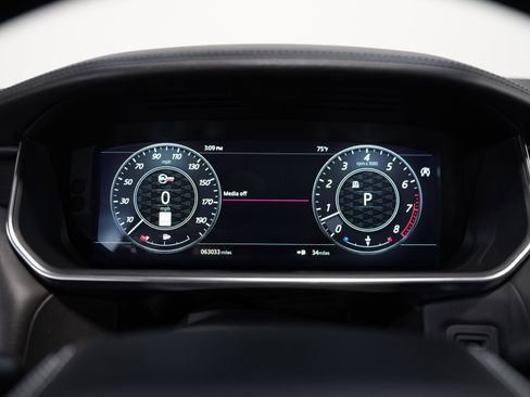 Used 2018 Land Rover Range Rover Sport SVR image 46