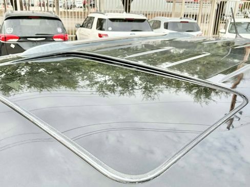 Used 2013 Jeep Grand Cherokee Limited w/ Luxury Group II image 23