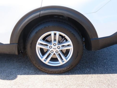 Certified 2023 Ford Explorer XLT w/ Equipment Group 202A image 15