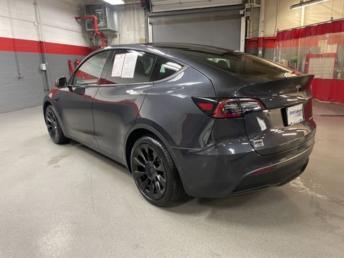 Used 2024 Tesla Model Y Long Range image 8