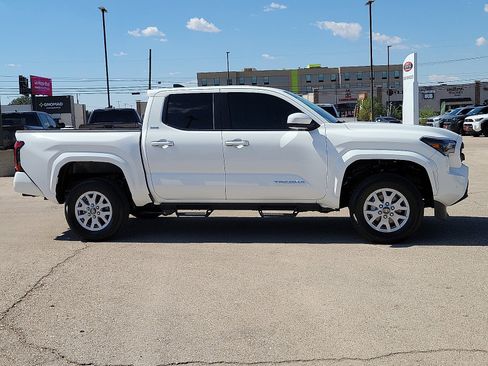 New 2025 Toyota Tacoma SR5 image 5
