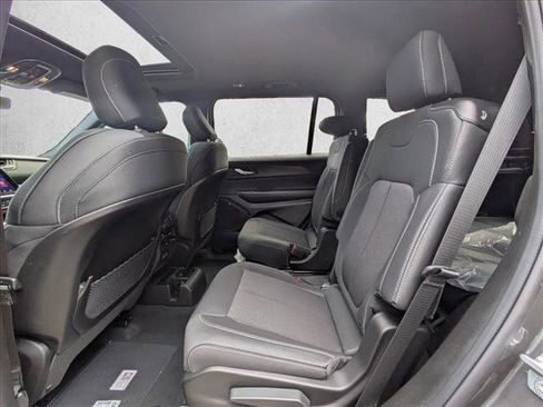 New 2025 Jeep Grand Cherokee L Laredo w/ Luxury Tech Group I image 18