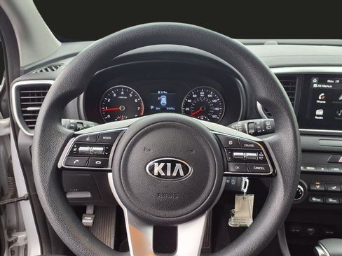 Used 2020 Kia Sportage LX image 13