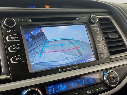 Used 2016 Toyota Highlander XLE image 14