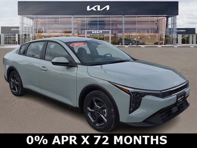 New 2025 Kia K4 LXS