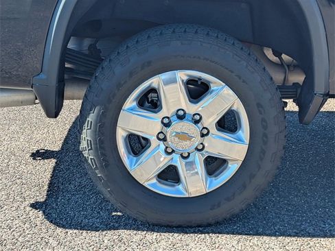 Used 2022 Chevrolet Silverado 2500 LTZ w/ Z71 Chrome Sport Edition image 9
