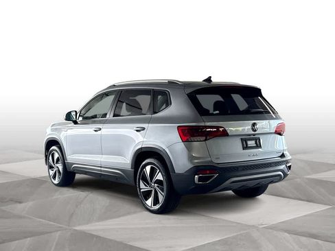 Used 2024 Volkswagen Taos SE AWD/4WD image 6