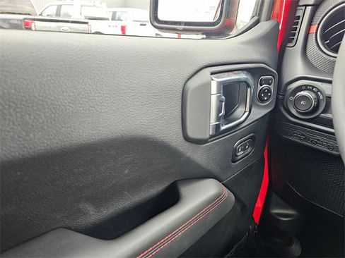 New 2025 Jeep Wrangler Unlimited Rubicon image 27