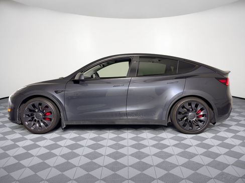 Used 2024 Tesla Model Y Performance AWD/4WD image 2