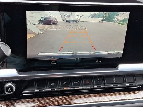 Used 2024 GMC Sierra 1500 SLE image 19