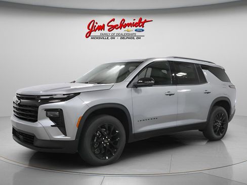 New 2026 Chevrolet Traverse LT w/ Midnight/Sport Edition AWD/4WD image 2