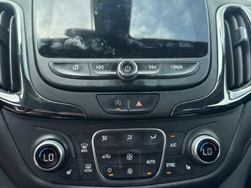 Used 2022 Chevrolet Equinox RS w/ RS Leather Package AWD/4WD image 22