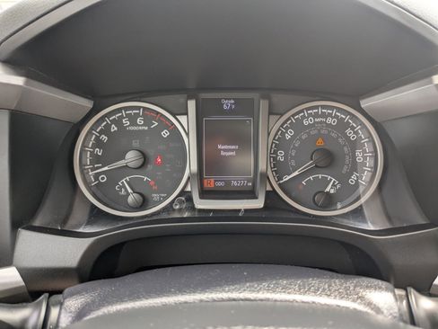 Used 2022 Toyota Tacoma SR5 w/ Technology Package image 30