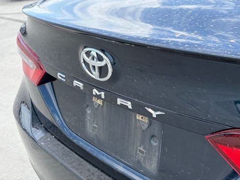 Used 2021 Toyota Camry SE w/ Carpet Mat Package (TMS) FWD image 4